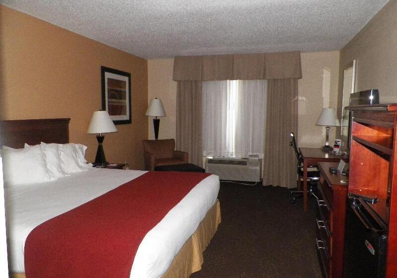 Quarto Estandar, Holiday Inn Express Hotel & Suites Forest, An Ihg