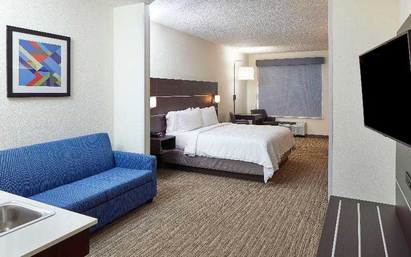 Люкс Кровать Кинг, Holiday Inn Express Hotel & Suites  Gadsden, An Ihg