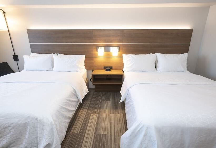 스위트, Holiday Inn Express & Suites Iron Mountain, An Ihg