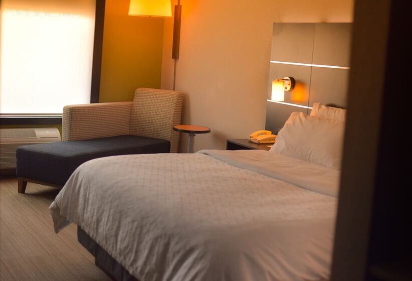 스위트, Holiday Inn Express Hotel & Suites Maryville, An Ihg