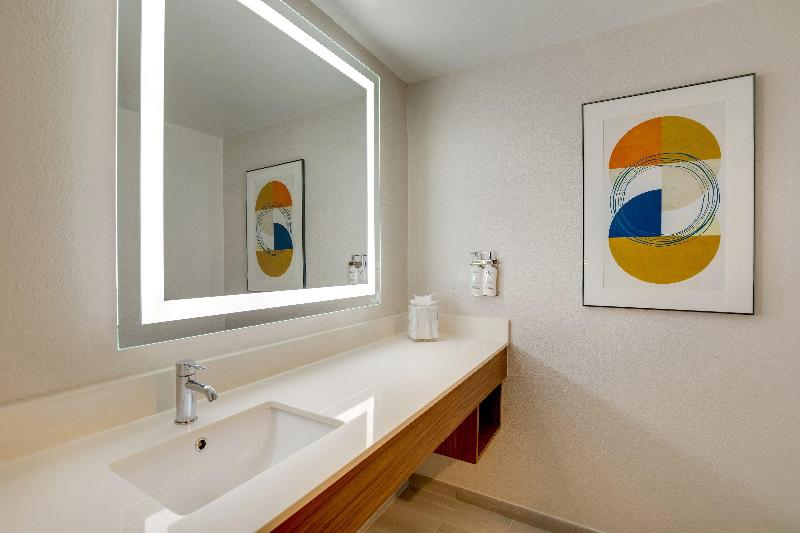 Номер Стандарт, Holiday Inn Express I 95 Capitol Beltway   Largo, An Ihg