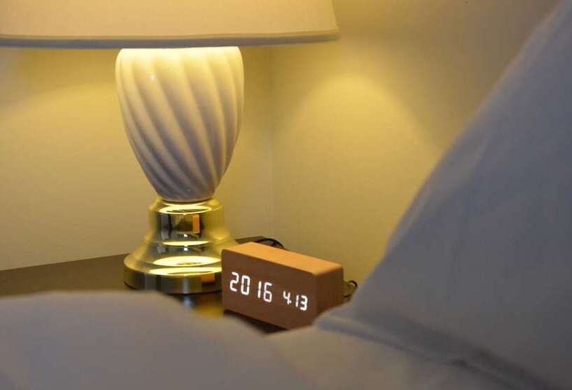 Люкс 2 Спальни, Knights Inn Merritt