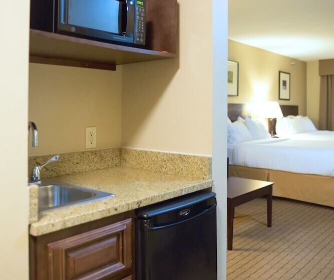 스위트, Holiday Inn Express Devils Lake, An Ihg