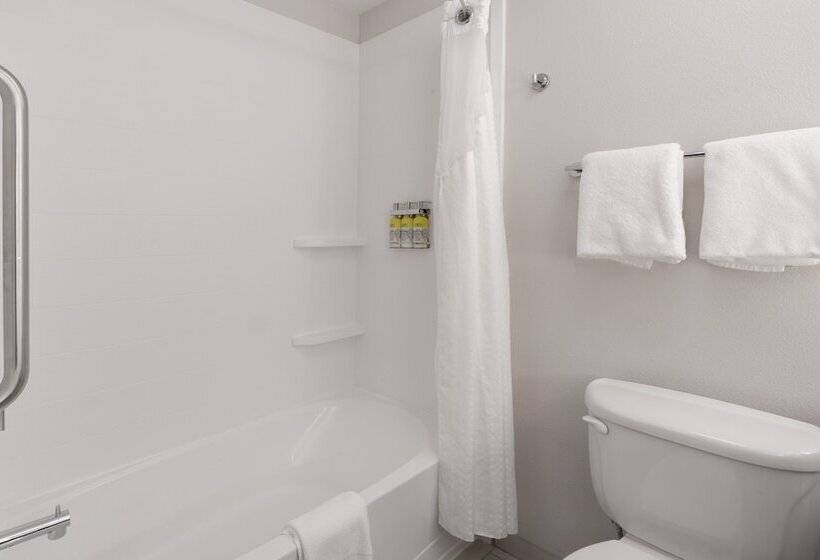 Номер Стандарт Двуспальная Кровать, Holiday Inn Express & Suites Trinidad, An Ihg