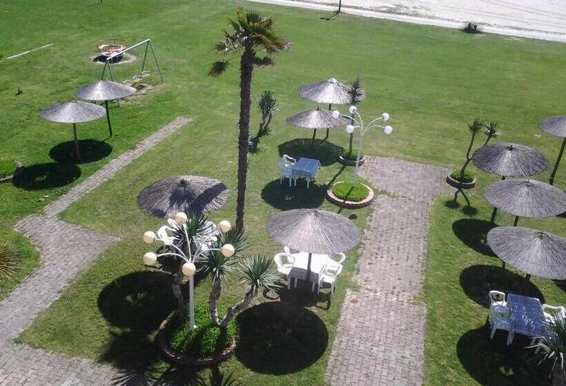 اتاق استاندارد با چشم‌انداز دریا, Lidra