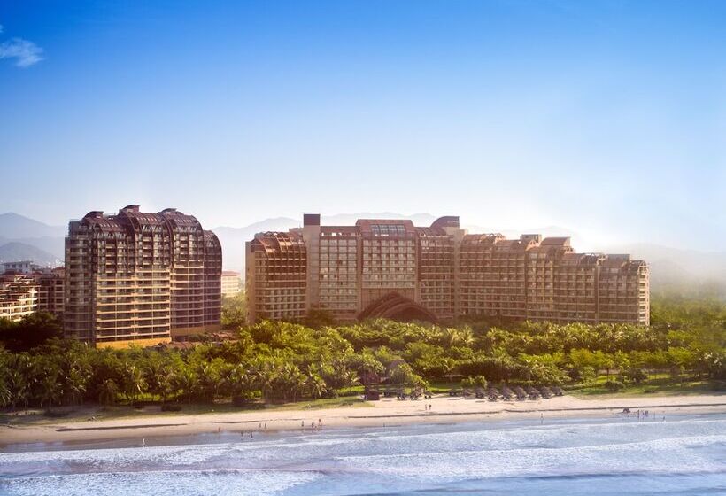 Номер Superior Вид на Сад, Pullman Oceanview Sanya Bay Resort & Spa