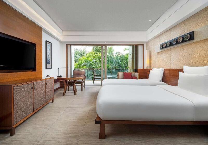 Номер Superior Вид на Сад, Pullman Oceanview Sanya Bay Resort & Spa