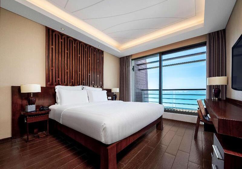 Люкс Executive Кровать Кинг, Pullman Oceanview Sanya Bay Resort & Spa