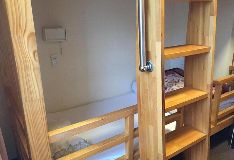 اتاق استاندارد چهار تخته, Palace Japan