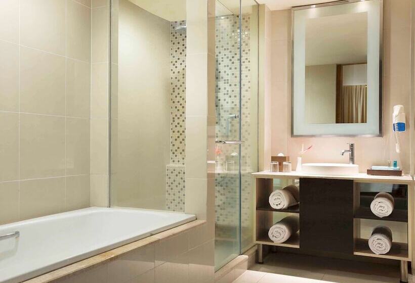 اتاق لوکس, Novotel Manado Golf Resort & Convention Center