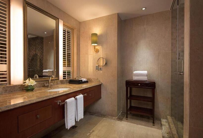 Номер Deluxe Вид на Бассейн, Seaview Resort Xiamen
