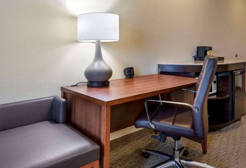Люкс, Comfort Suites Eugene