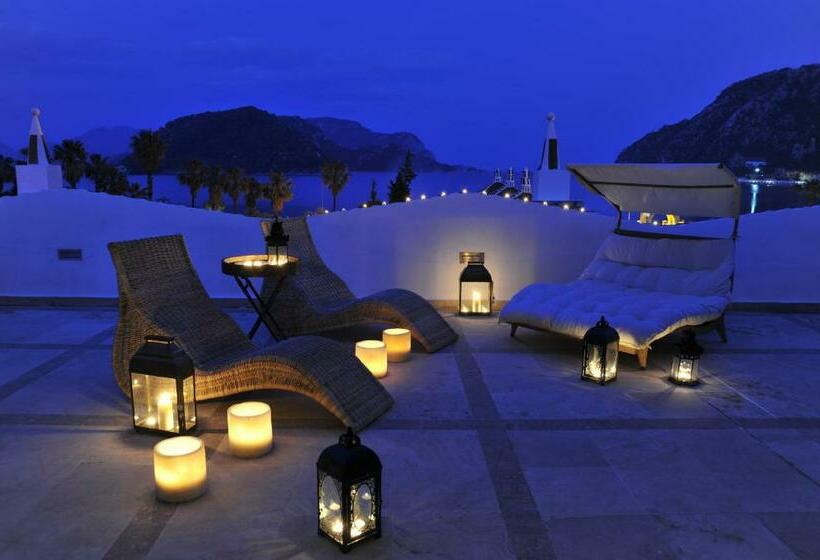 سوئیت با تخت بزرگ, Marti Resort Deluxe