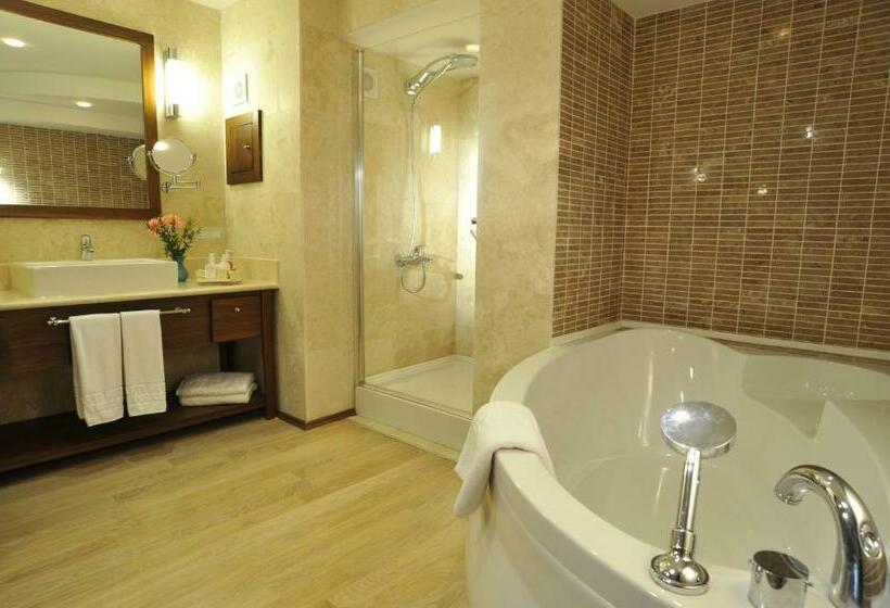 سوئیت 2 خوابه, Marti Resort Deluxe