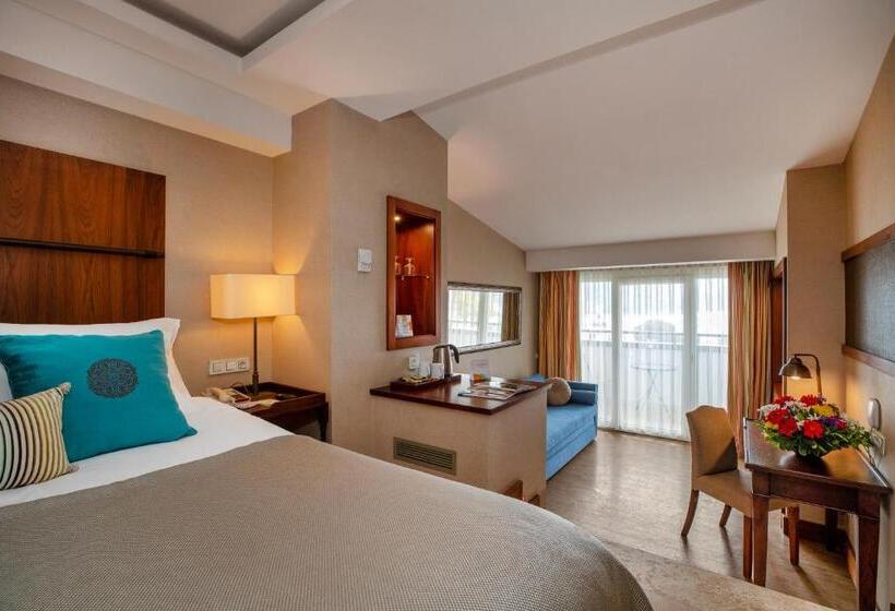 اتاق لوکس با چشم‌انداز دریا, Marti Resort Deluxe