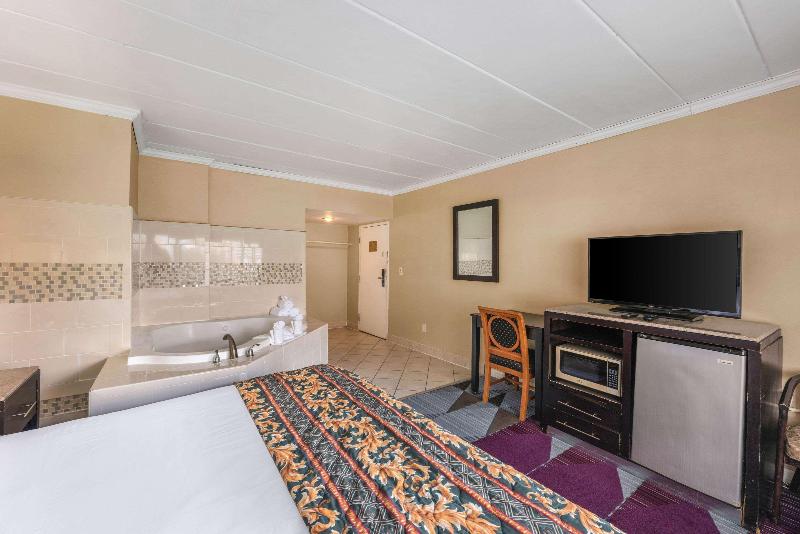 جناح, Rodeway Inn Oceanview