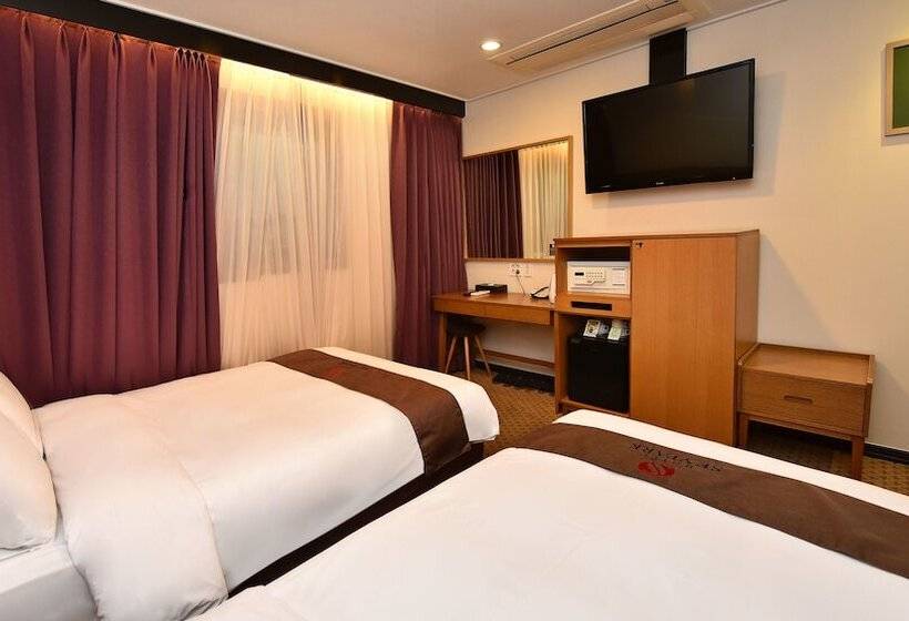 Номер Deluxe, Skypark Myeongdong 1