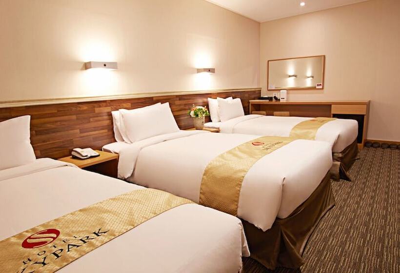 Номер Стандарт Трехместный, Skypark Myeongdong 1