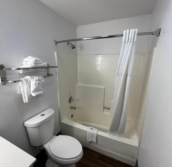 带大床的标准间, Studio 6 Suites Flagstaff Az