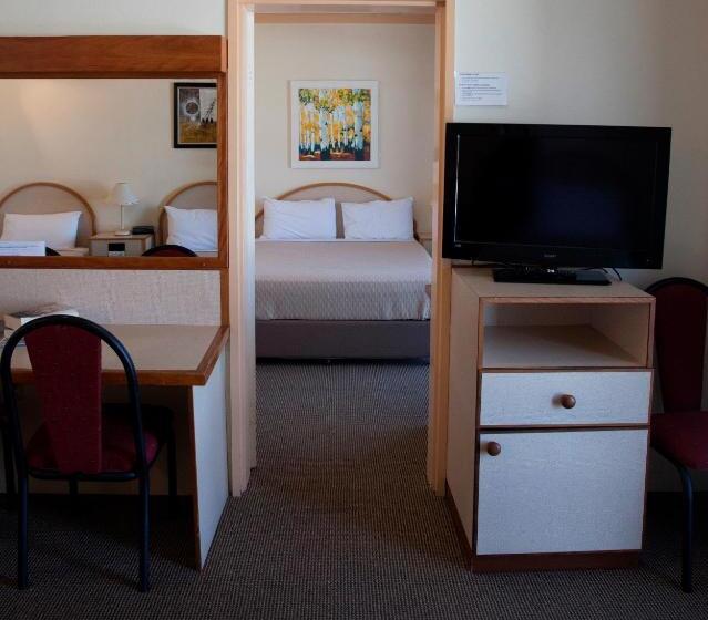 2 베드룸 패밀리 스위트, Longreach Motor Inn