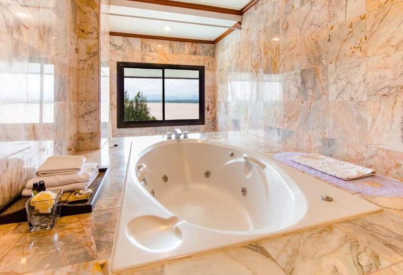 Президентский Люкс, Fortune River View Hotel Nakhon Phanom