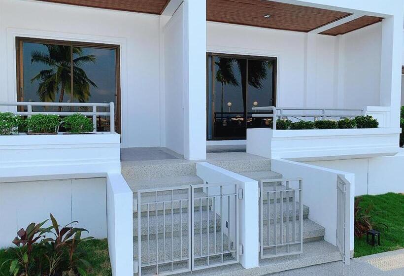 Номер Стандарт Вид на Бассейн, Fortune River View Hotel Nakhon Phanom