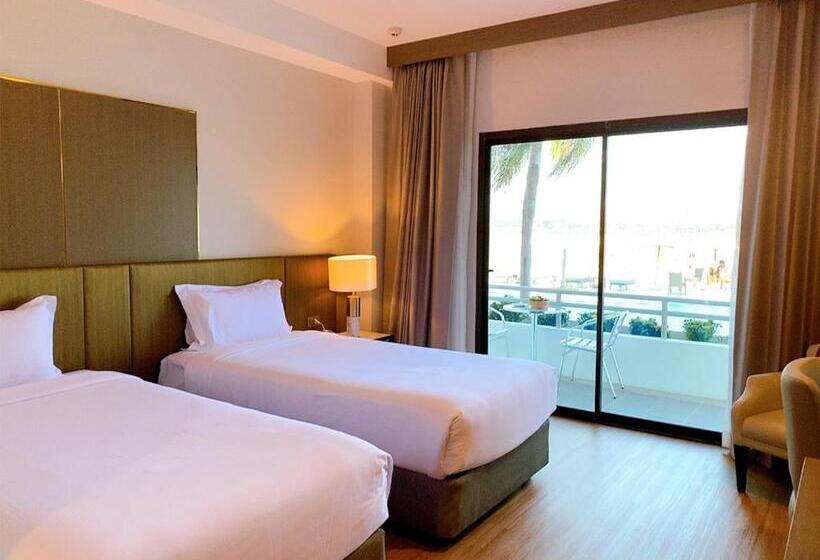 Номер Стандарт Вид на Бассейн, Fortune River View Hotel Nakhon Phanom