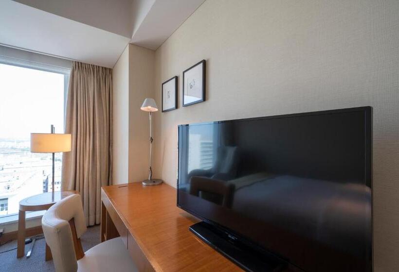 Номер Superior, Associa Shin Yokohama