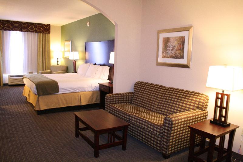이그제큐티브 룸 킹사이즈 침대, Holiday Inn Express Pratt, An Ihg