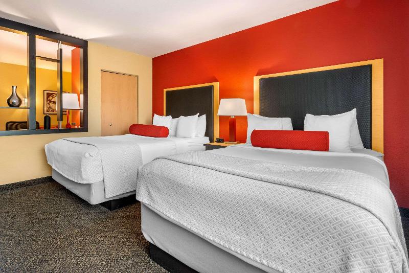 חדר סטנדרט עם מיטת קינג, Holiday Inn Express Hotel & Suites   Sumter, An Ihg
