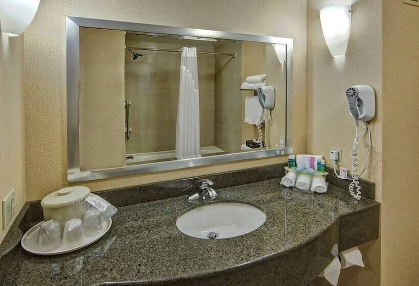 סוויטה, Holiday Inn Express & Suites Cookeville, An Ihg