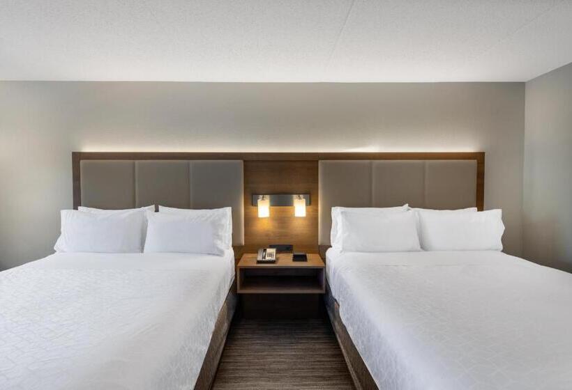 Номер Deluxe Адаптированный для Инвалидов, Holiday Inn Express State College At Williamsburg Square, An Ihg