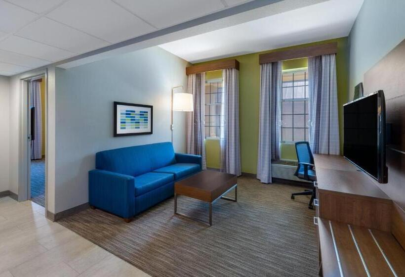 Люкс Адаптированный для Инвалидов, Holiday Inn Express State College At Williamsburg Square, An Ihg