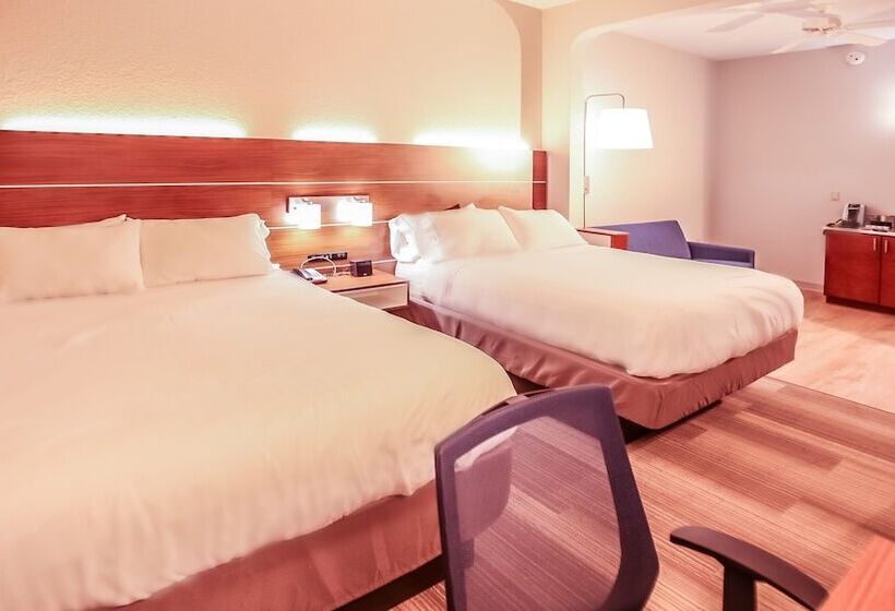 Номер Стандарт Адаптированный для Инвалидов, Holiday Inn Express Daytona Beach   Speedway, An Ihg