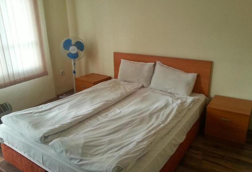 스탠다드 룸 공동 욕실, Hostel Center Plovdiv