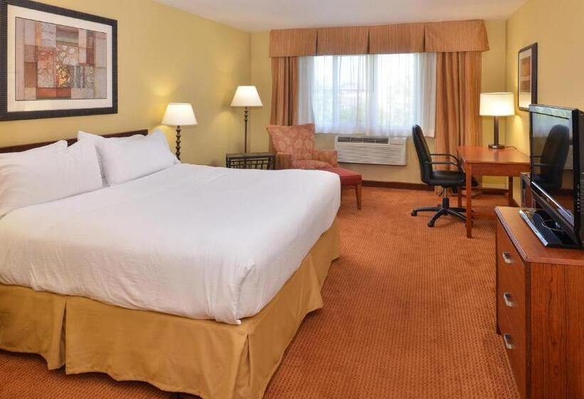 스위트 킹사이즈 침대, Holiday Inn Stevens Point   Convention Center, An Ihg