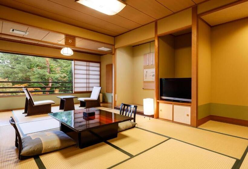 اتاق لوکس با چشم‌انداز باغ, Nikko Hoshinoyado