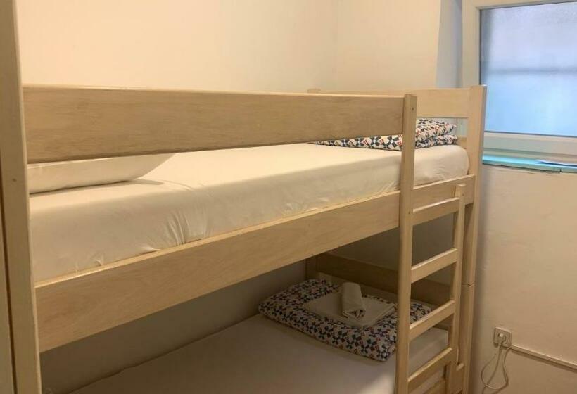 バス共有のスタンダードルーム, Hostel Split