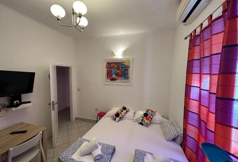 バス共有のスタンダードルーム, Hostel Split