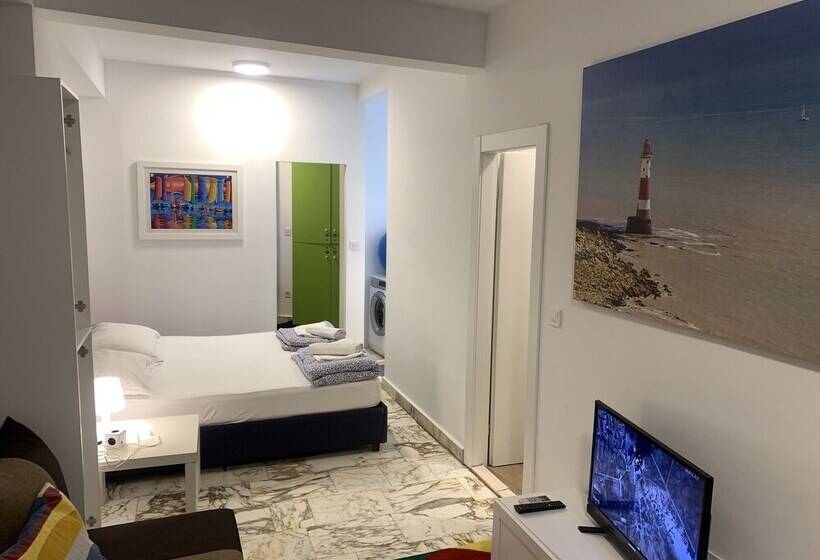 패밀리 룸, Hostel Split