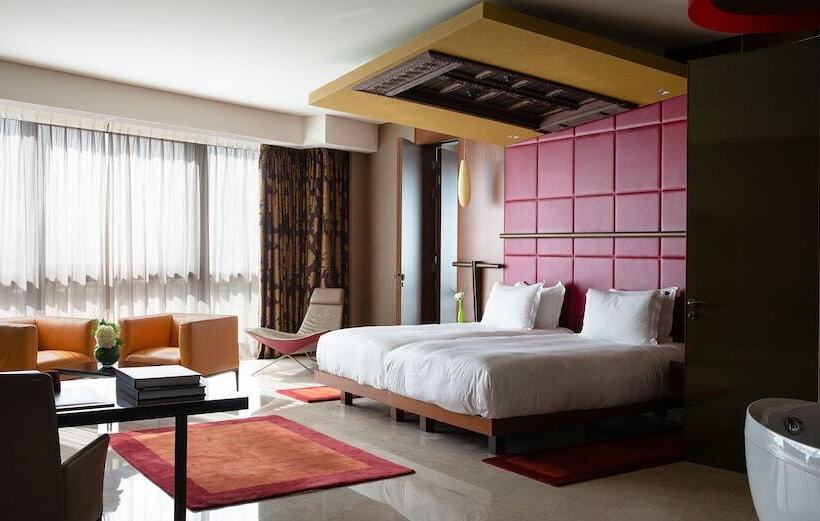 Номер Клуб, Jumeirah Creekside Dubai