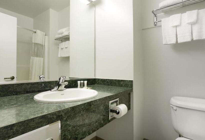 Люкс Deluxe Кровать Кинг, Super 8 By Wyndham Central Pt Medford