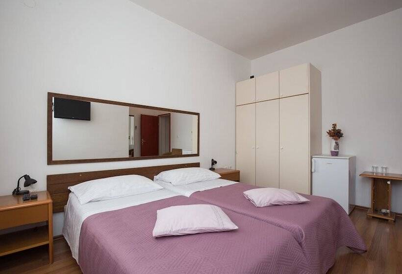 Quarto Estandar Vista Mar com Sacada, Villa Konalic
