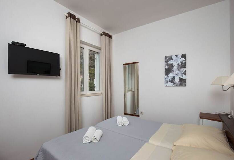 Quarto Estandar Vista Jardim, Villa Konalic