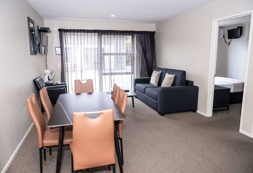 带2个卧室的公寓, 58 On Cron Motel