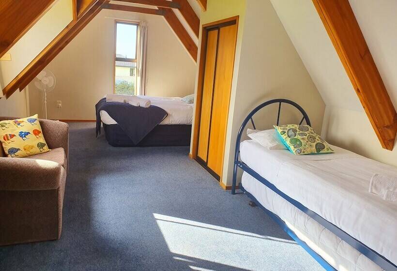 Дом 2 Спальни, Te Mahuru Retreat