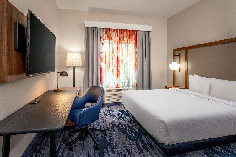 스탠다드 룸 킹사이즈 침대, Fairfield Inn & Suites By Marriott Brunswick Freeport