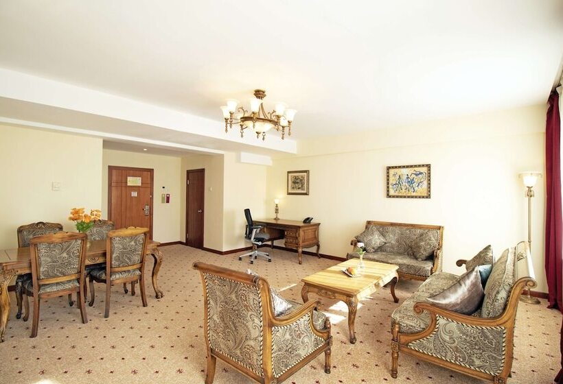 Suite Ejecutiva, Kempinski Hotel Khan Palace