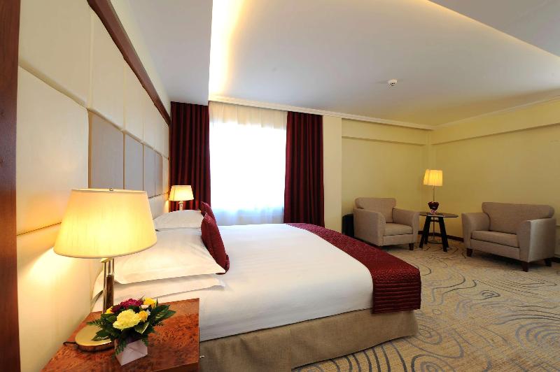 Suite Deluxe, Kempinski Hotel Khan Palace