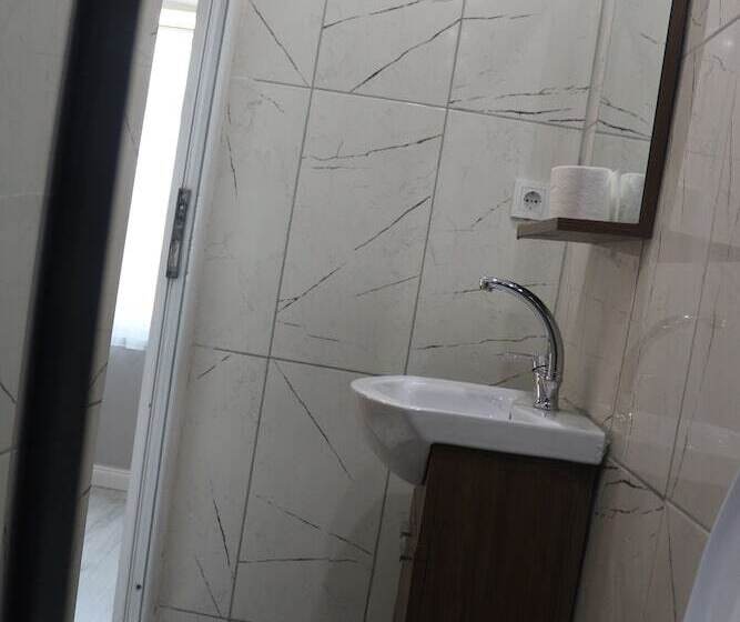 スタンダードスタジオ, Taksim Hostel Green House Istanbul